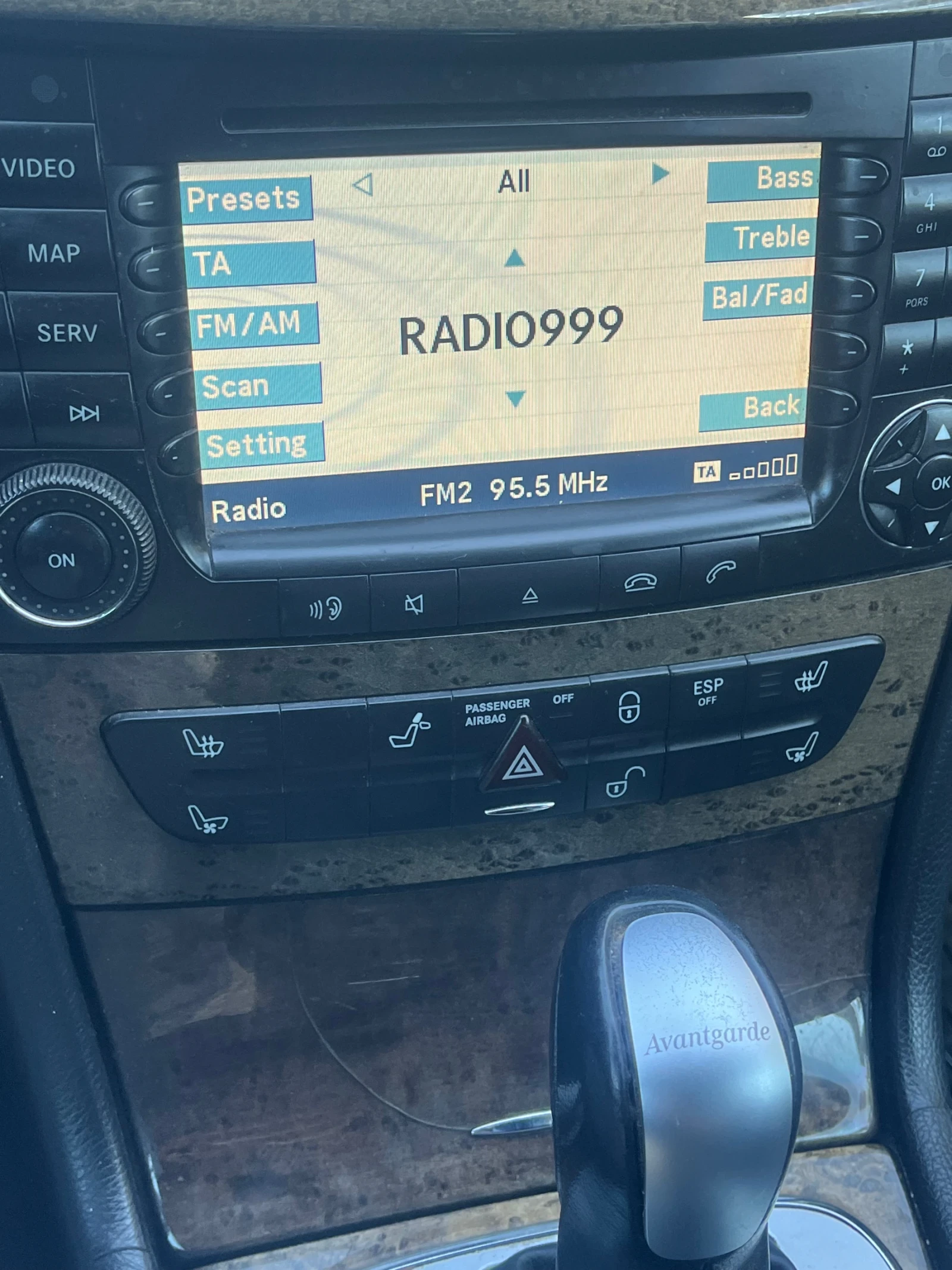 Mercedes-Benz E 320, снимка 8 - Автомобили и джипове - 56049485