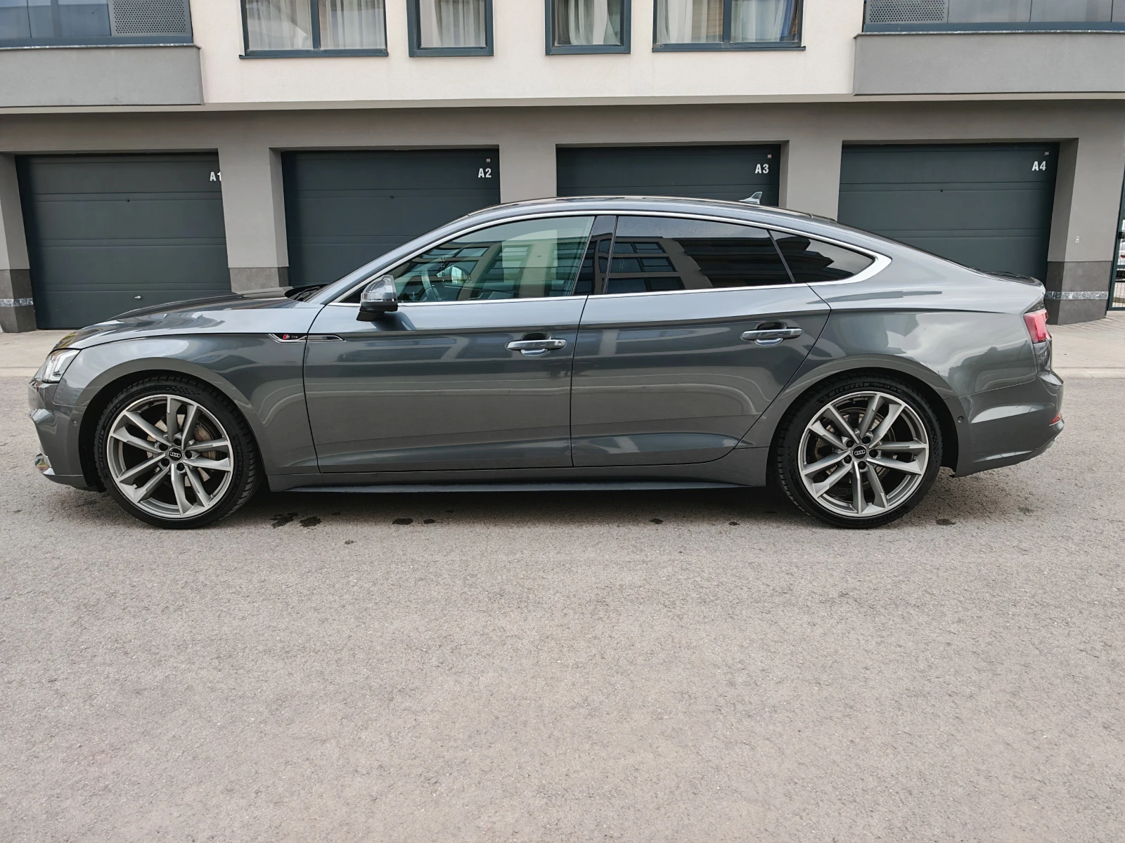 Audi A5 2, 0 DIZEL  S-LINE QUATTRO , снимка 3 - Автомобили и джипове - 56143511