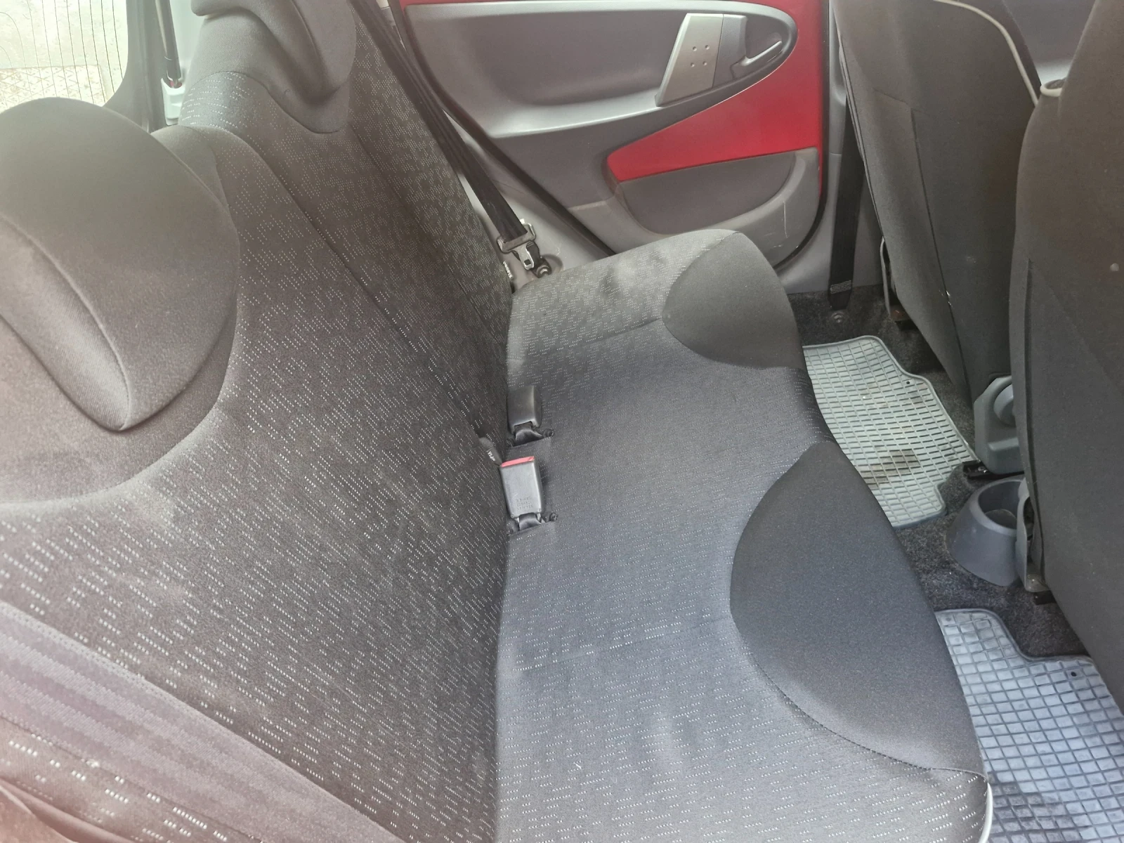 Peugeot 107 1.0i, снимка 10 - Автомобили и джипове - 56274639
