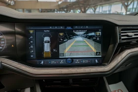 VW Touareg 3.0TDI/ACC/HuD/Virtual/Амбиент/Камера/Lane Assist/, снимка 10
