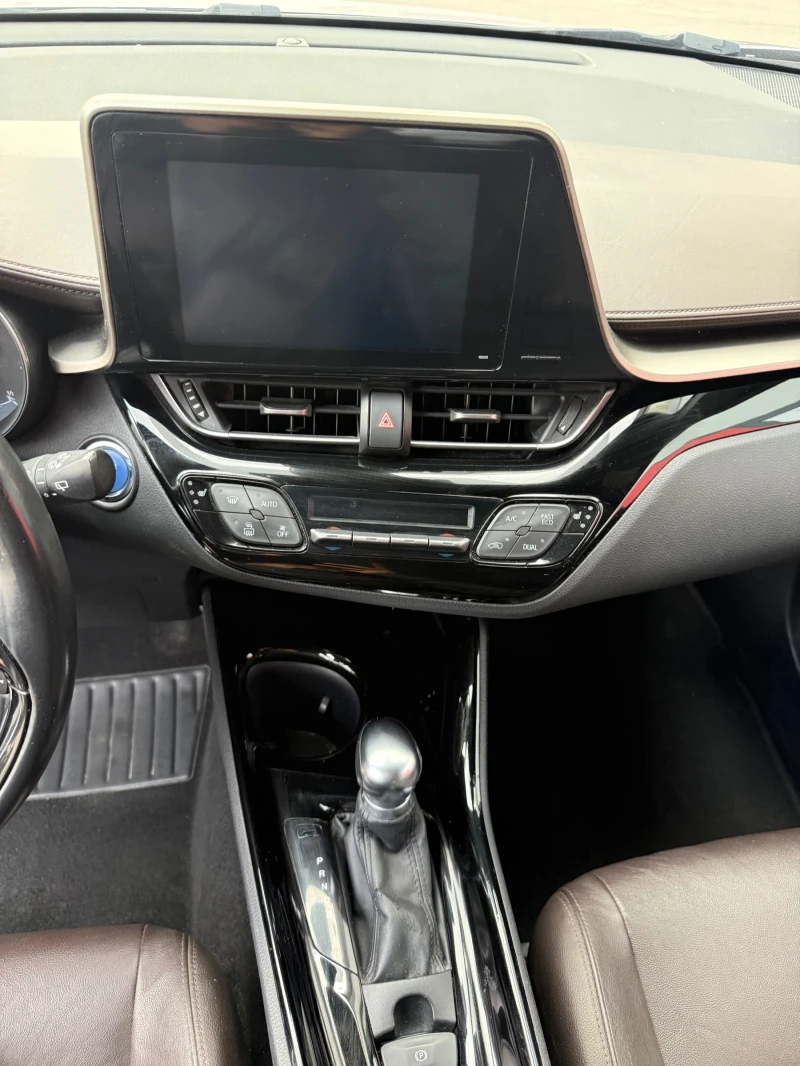 Toyota C-HR 1.8 Hybrid , снимка 13 - Автомобили и джипове - 53010263