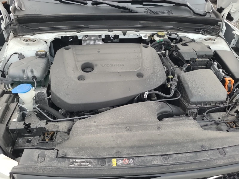 Volvo XC40 2.0L| 4x4| CARFAX| PANORAMA| HYBRID| , снимка 14 - Автомобили и джипове - 53357067