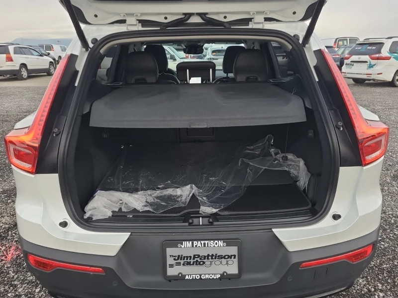 Volvo XC40 2.0L| 4x4| CARFAX| PANORAMA| HYBRID| , снимка 5 - Автомобили и джипове - 53357067