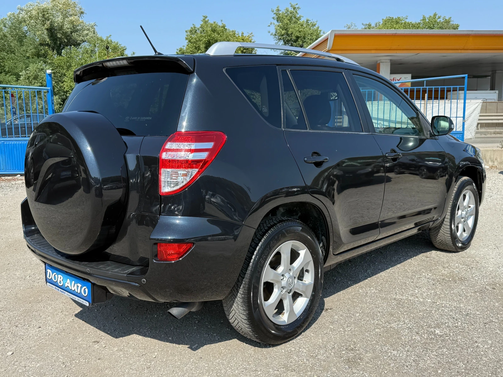 Toyota Rav4 2.2D-4D 4X4 КОЖА-ПОДГРЕВ-КЛИМАТРОНИК - изображение 6