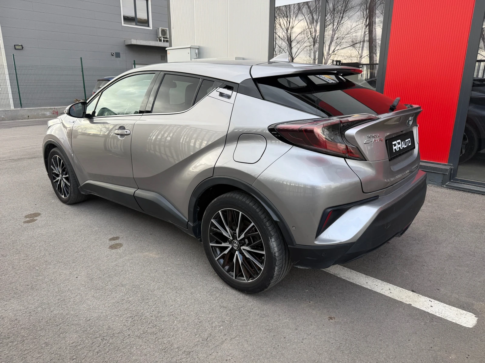 Toyota C-HR 1.8 Hybrid  - изображение 3