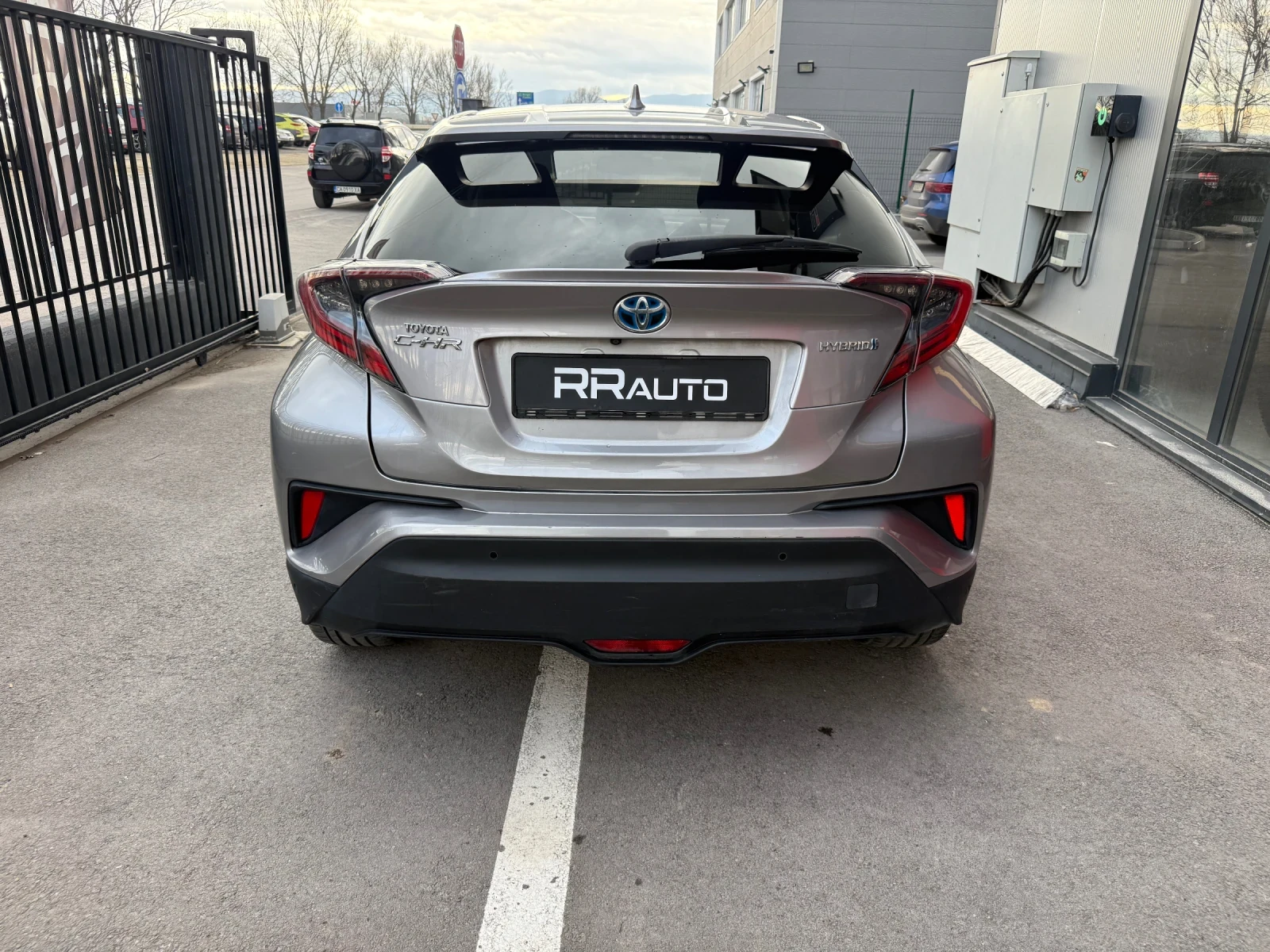 Toyota C-HR 1.8 Hybrid  - изображение 4