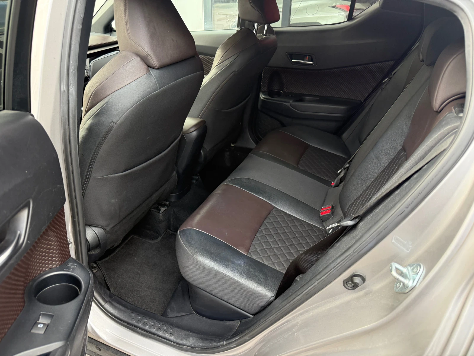 Toyota C-HR 1.8 Hybrid  - изображение 8