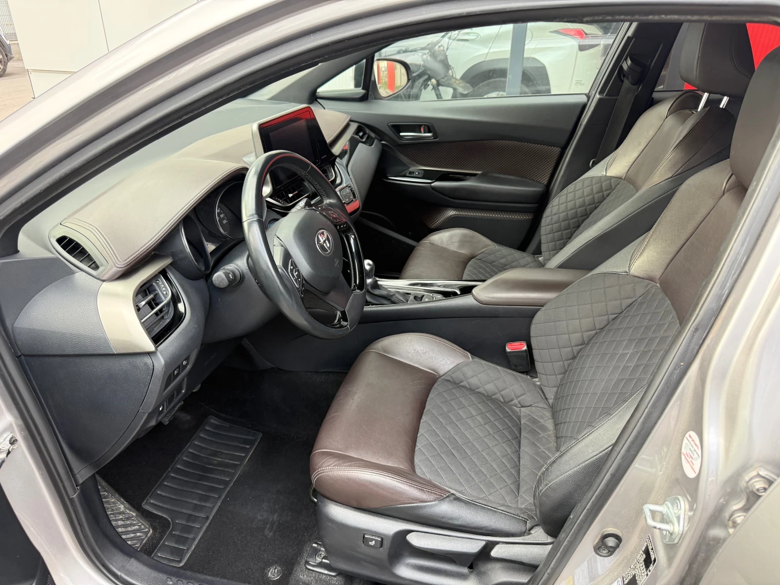 Toyota C-HR 1.8 Hybrid  - изображение 7