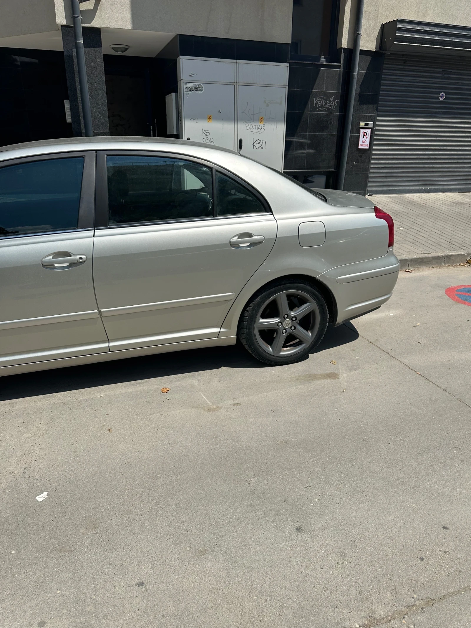 Toyota Avensis 2007 / Facelift / КЛИМАТРОНИК / D-Cat 177hp, снимка 4 - Автомобили и джипове - 55698397