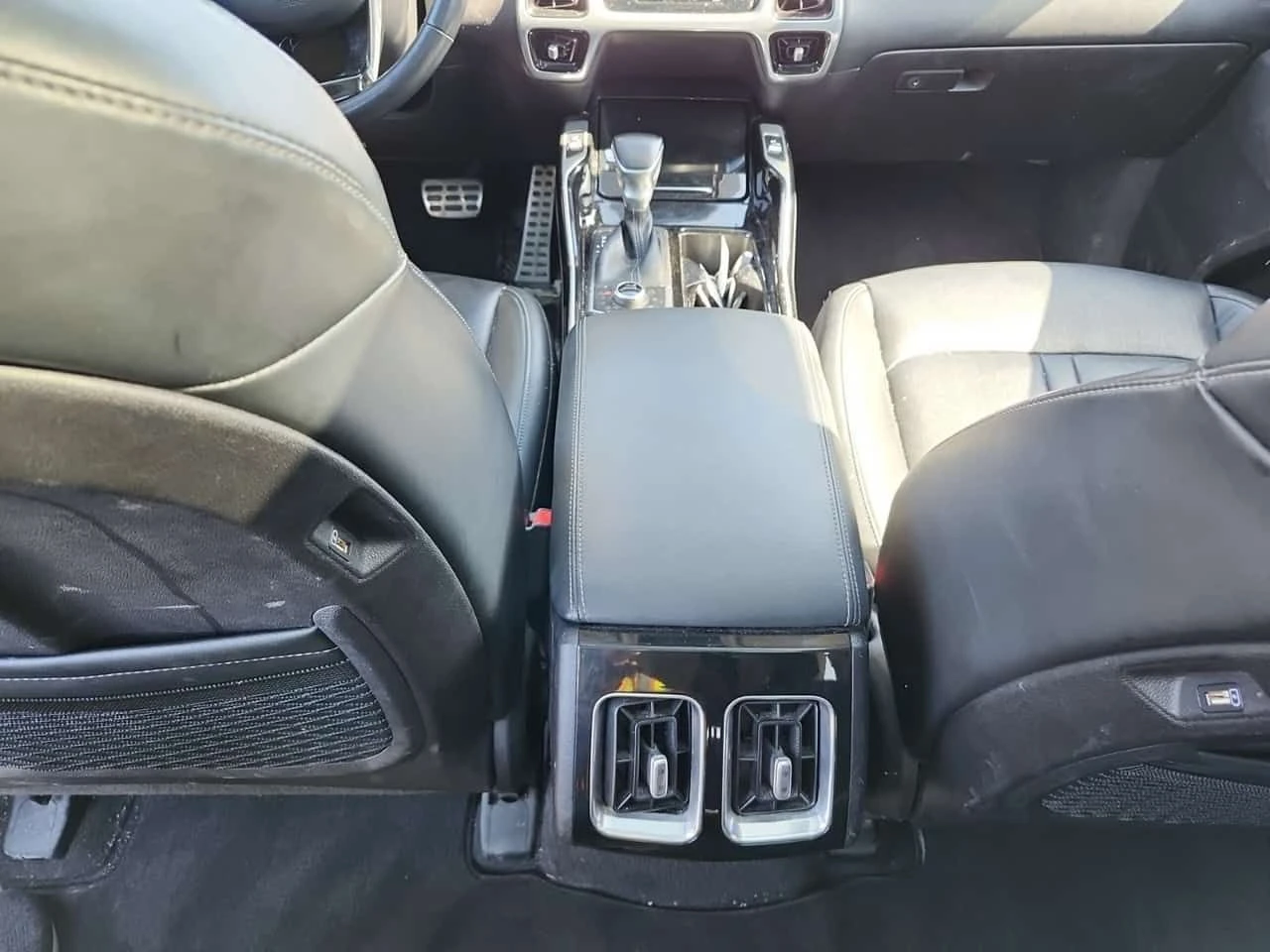 Kia Sorento EX+ /CARFAX/2 Ключа/Подгрев/Панорама/Ленти/Кожа, снимка 9 - Автомобили и джипове - 54453813