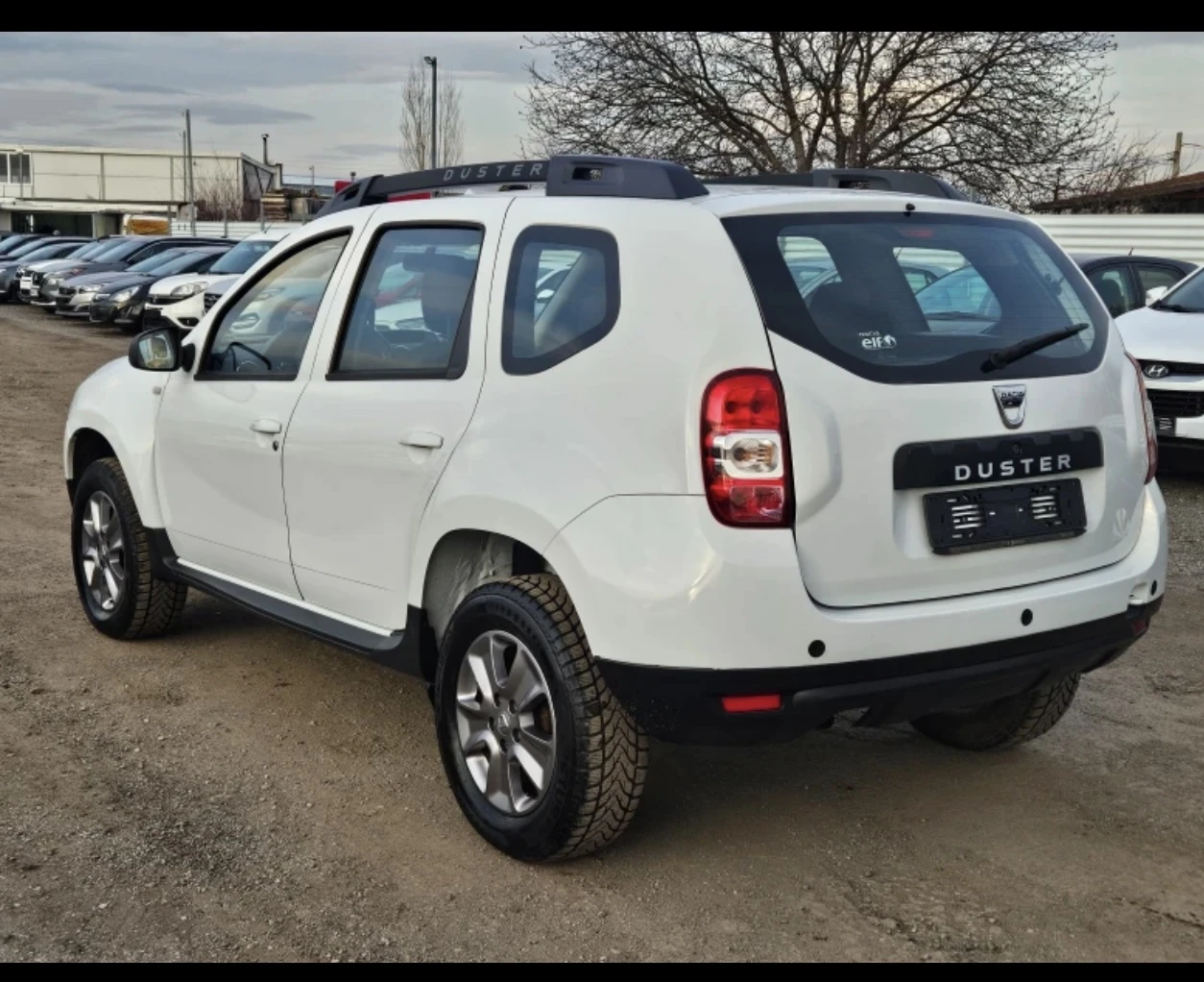 Dacia Duster 1.6 ГАЗ, снимка 2 - Автомобили и джипове - 54463291
