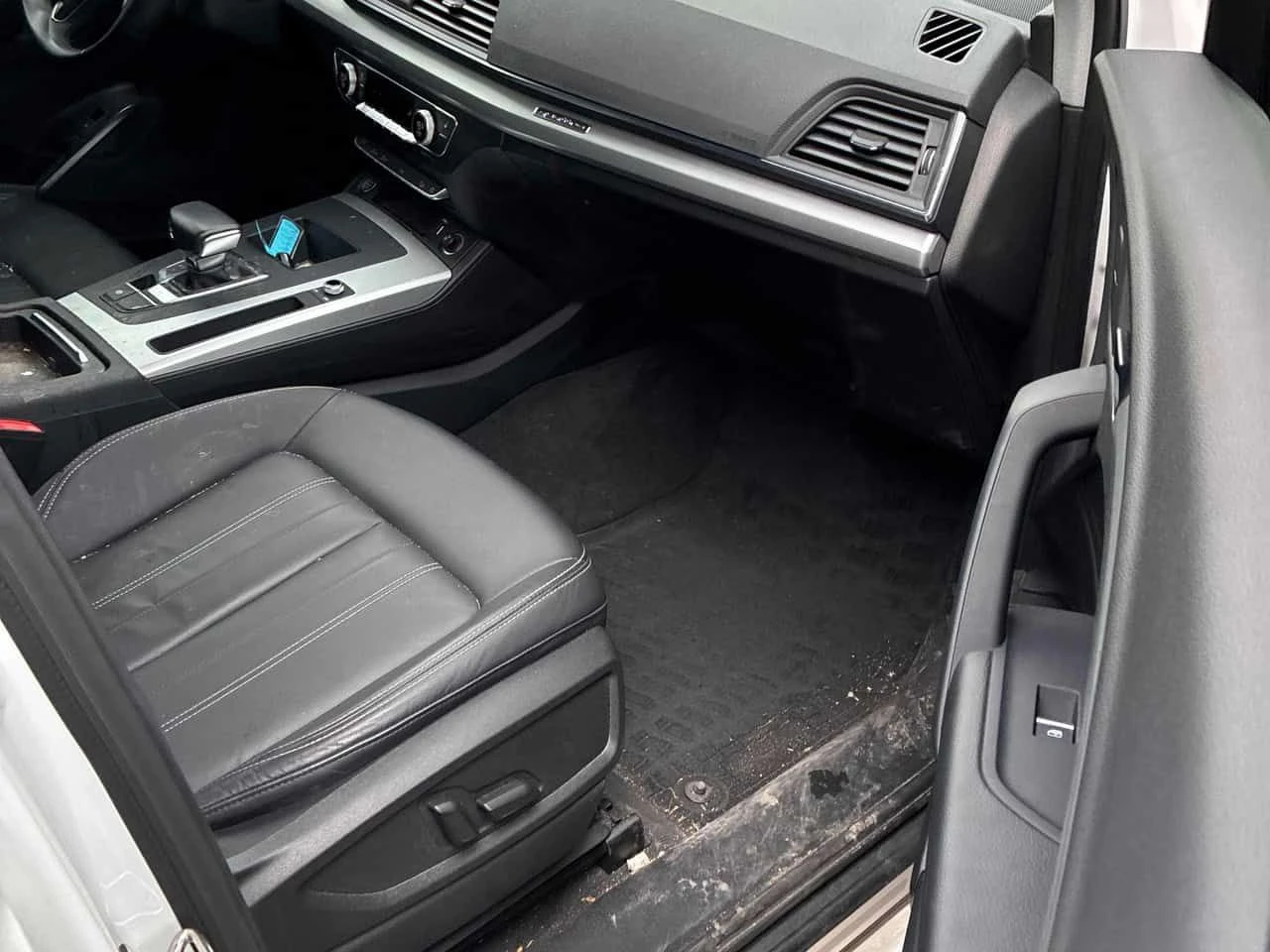 Audi Q5 * Komfort * 360 * ПОДГРЕВИ * ПАНО * KEYLESS, снимка 15 - Автомобили и джипове - 54479929