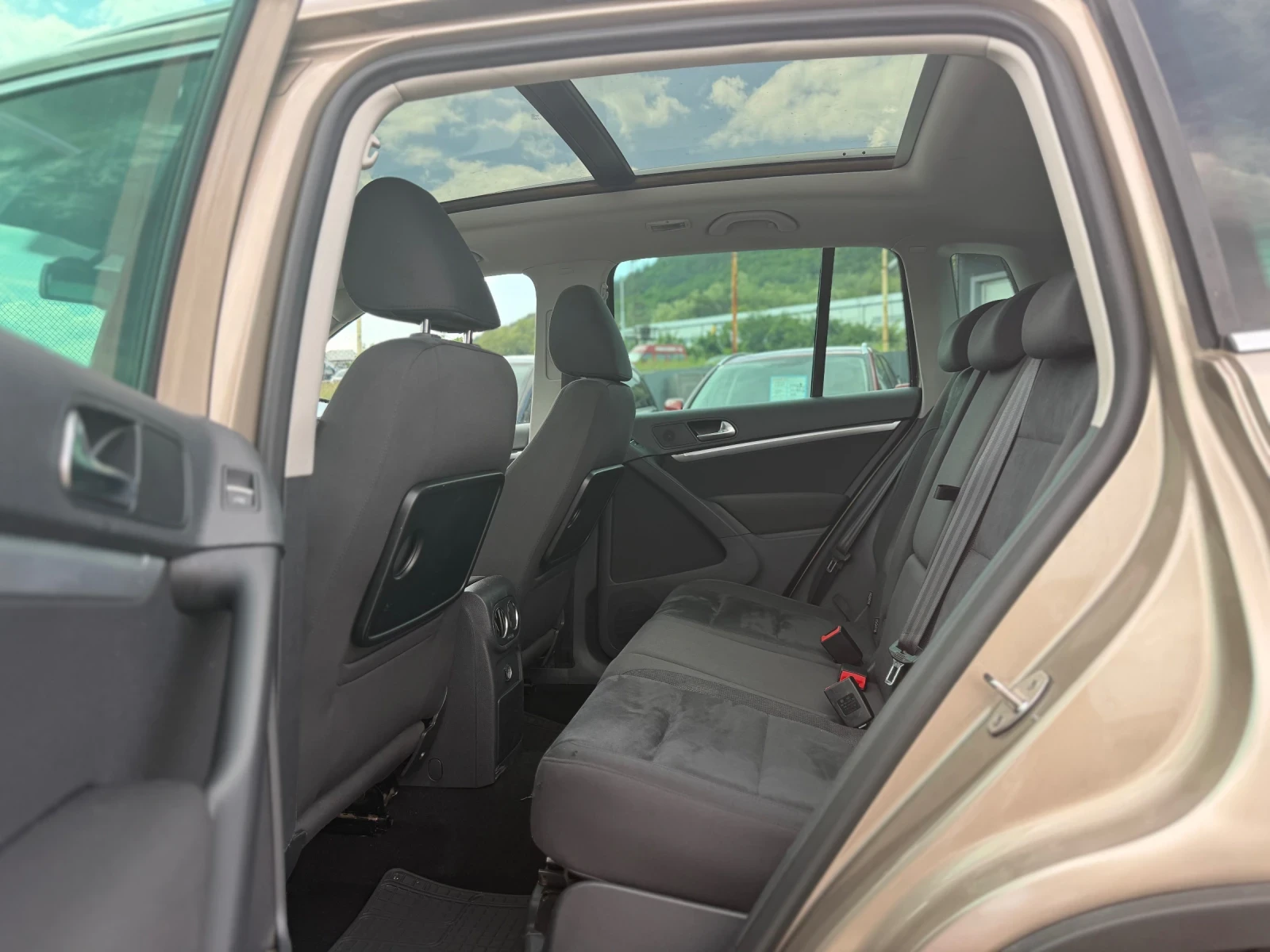 VW Tiguan 2.0TDI DSG 4MOTION | Mobile.bg � ����������� 11