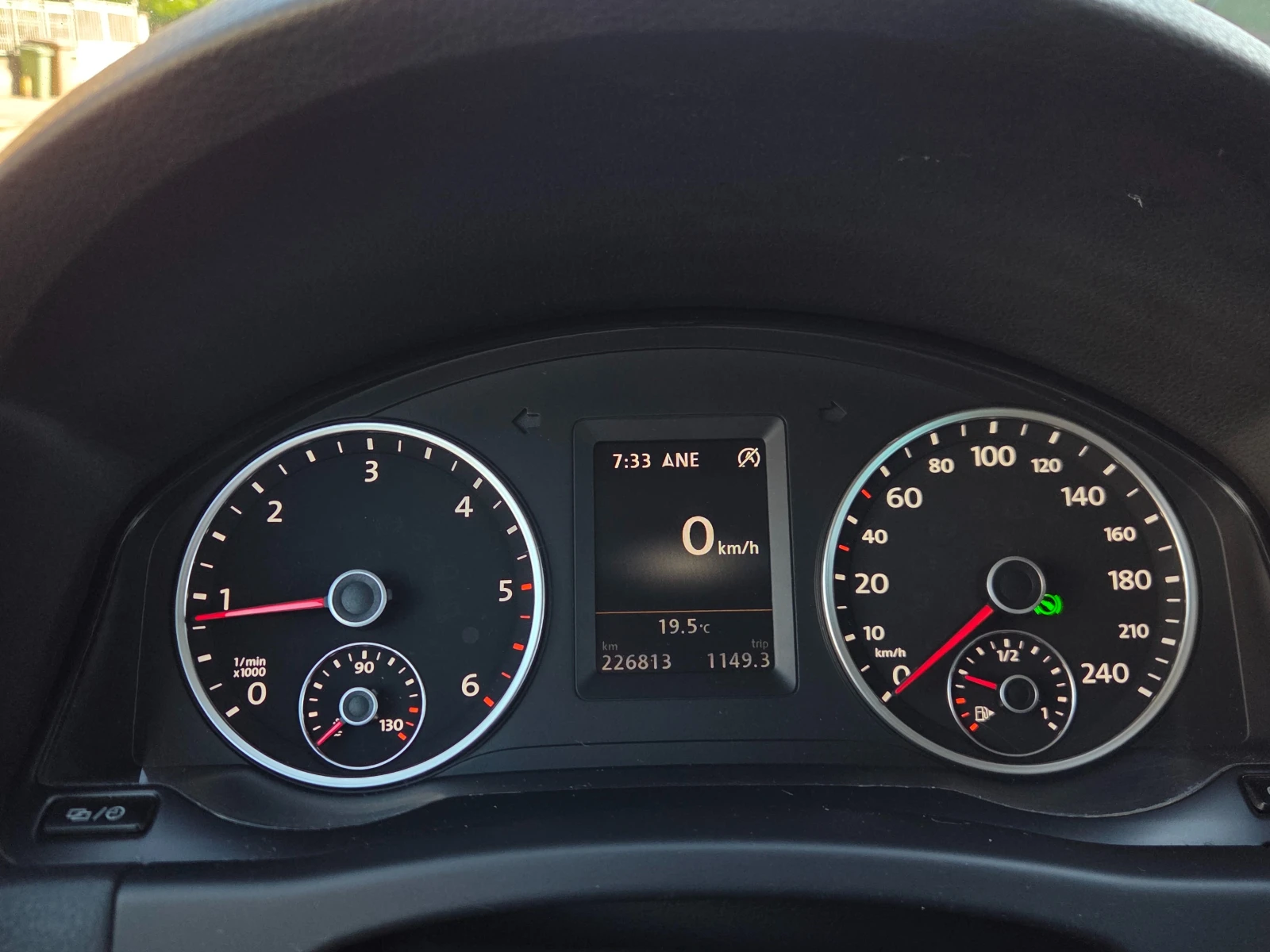 VW Tiguan 2.0TDI 150к.с. 4Motion* LED* УНИКАТ, снимка 12 - Автомобили и джипове - 54685897