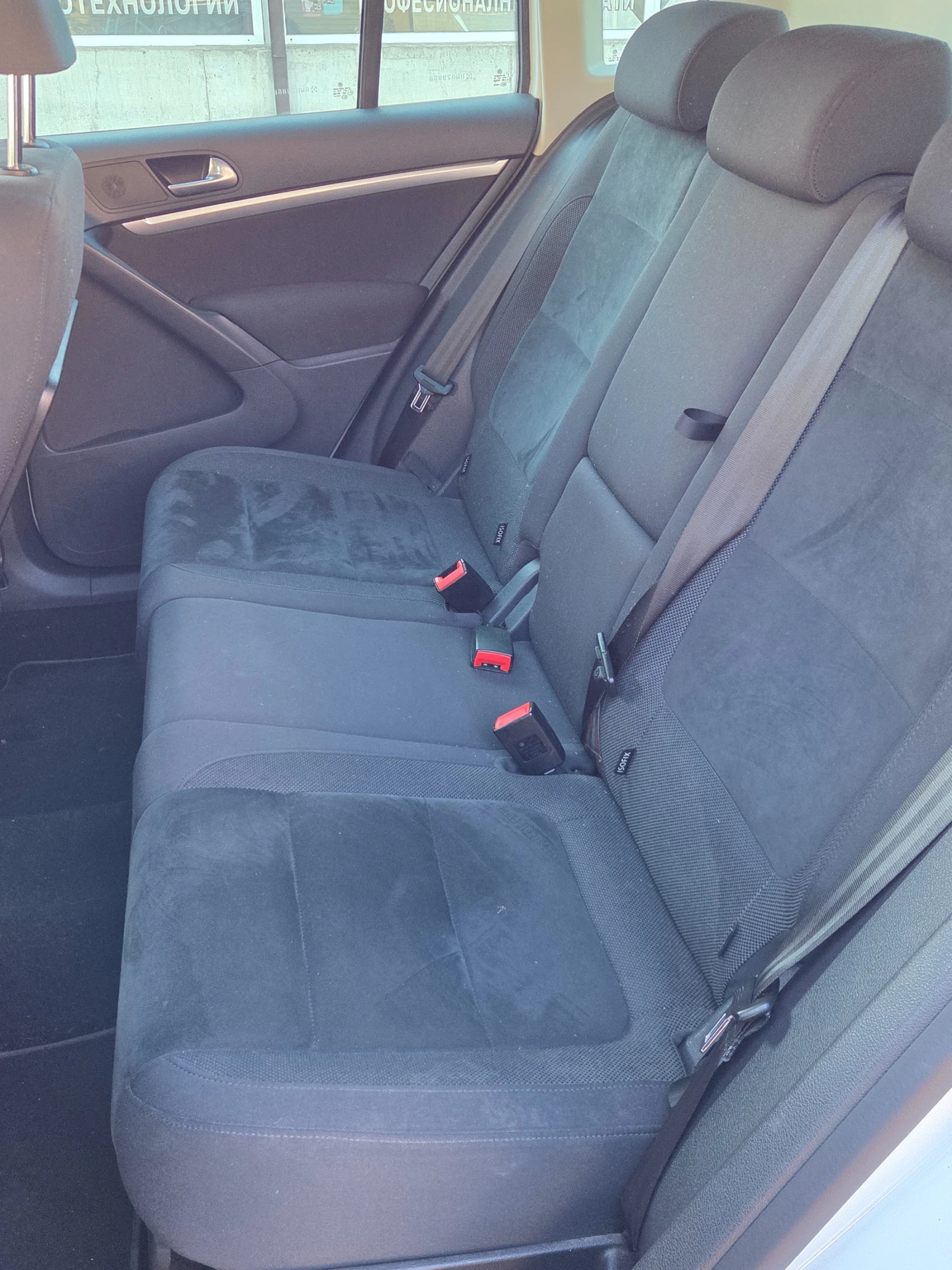 VW Tiguan 2.0TDI 150к.с. 4Motion* LED* УНИКАТ, снимка 15 - Автомобили и джипове - 54685897