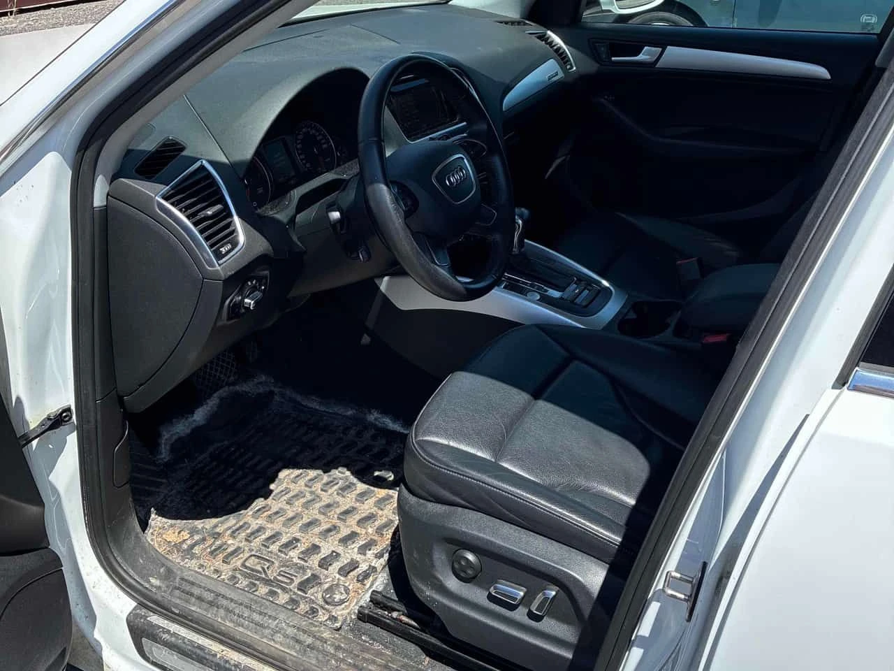 Audi Q5 * 2.0T Progressiv* АВТОКРЕДИТ БЕЗ ПЪРВОНАЧАЛНА* , снимка 5 - Автомобили и джипове - 54842266