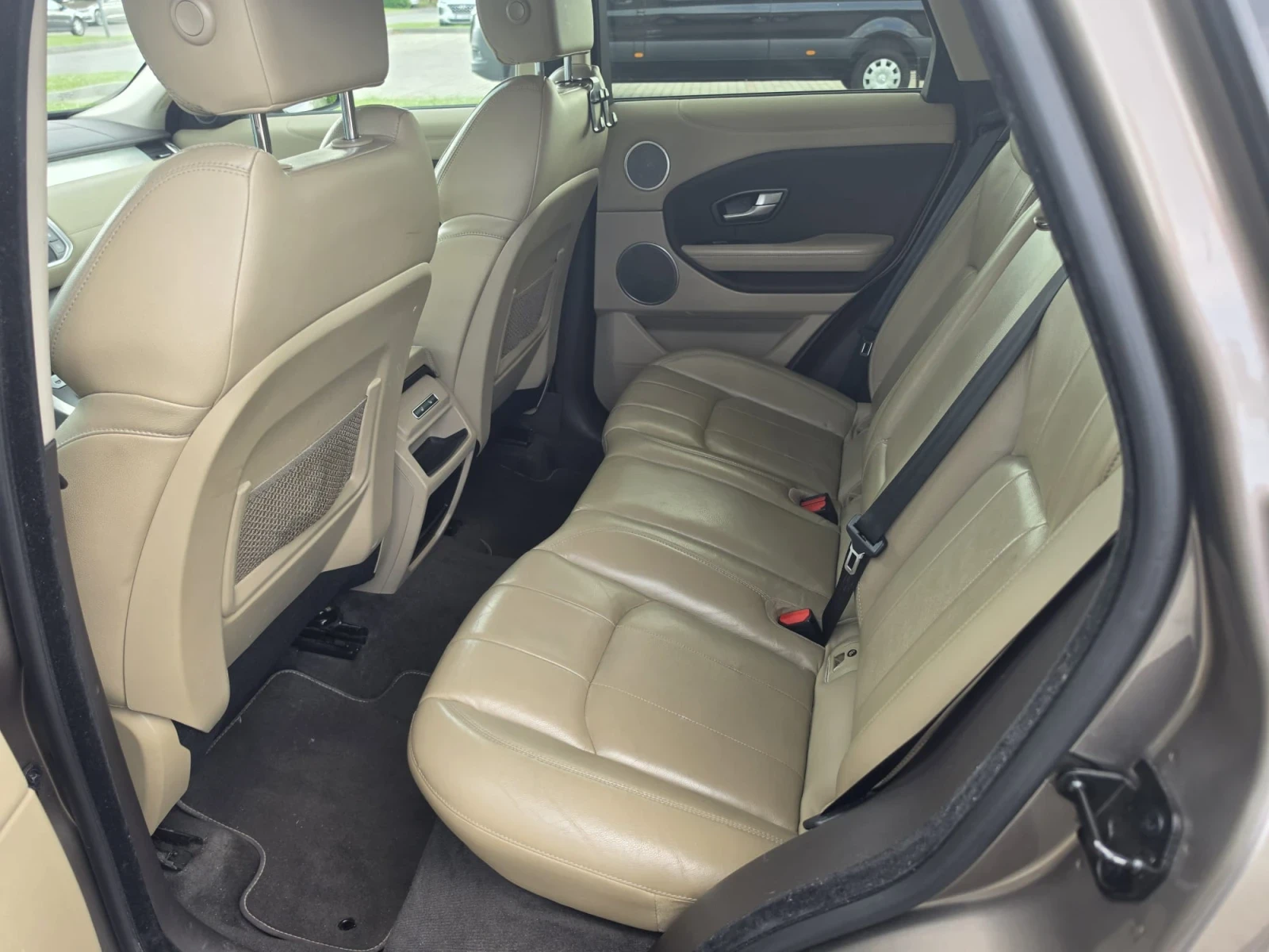 Land Rover Evoque, снимка 12 - Автомобили и джипове - 55410222