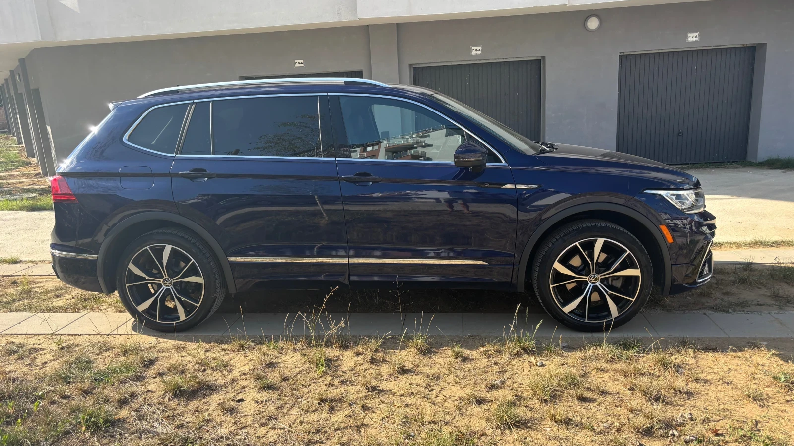 VW Tiguan Allspace Highline R Line 4x4, снимка 5 - Автомобили и джипове - 56031572