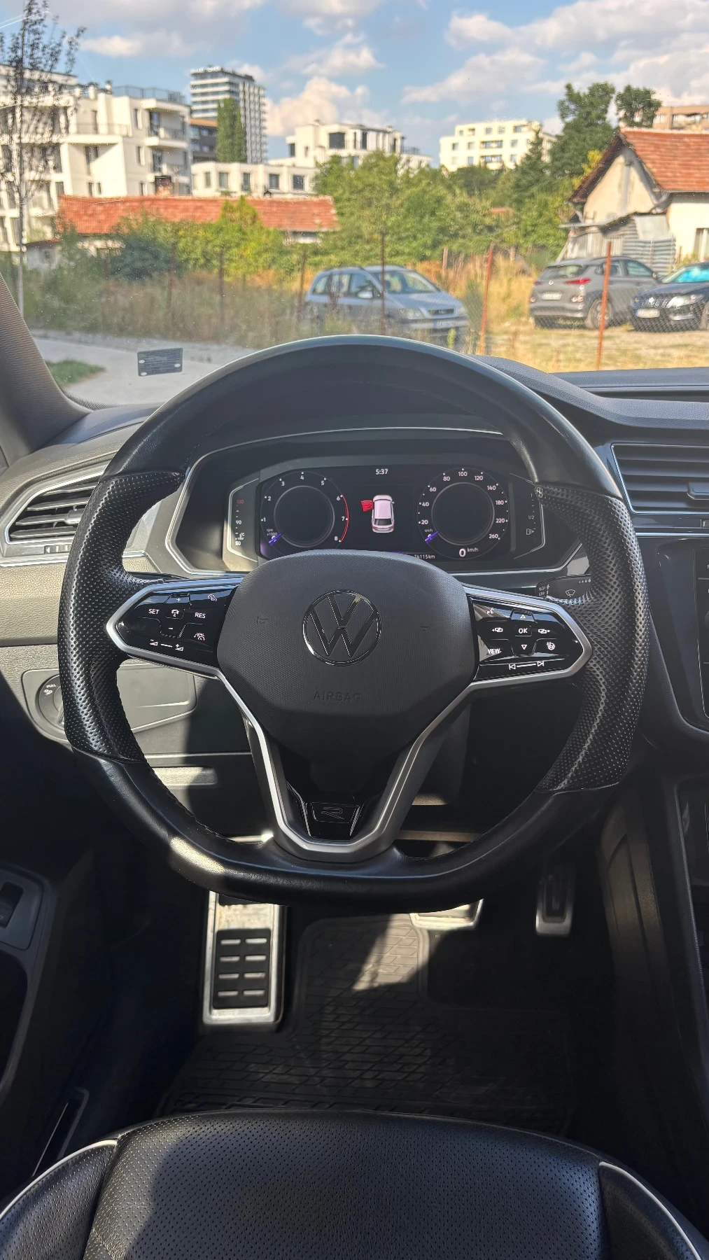 VW Tiguan Allspace Highline R Line 4x4, снимка 9 - Автомобили и джипове - 56031572