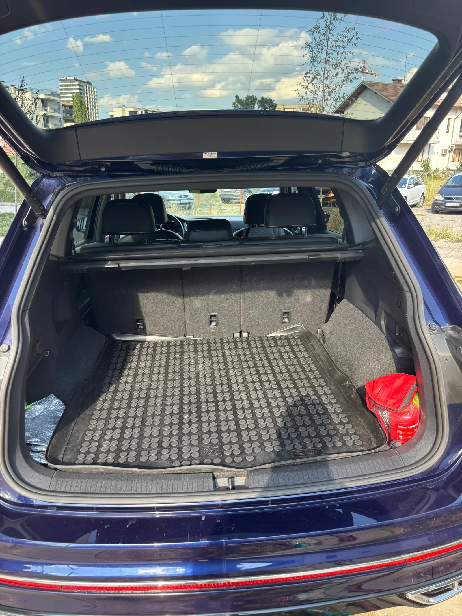 VW Tiguan Allspace Highline R Line 4x4, снимка 15 - Автомобили и джипове - 56031572