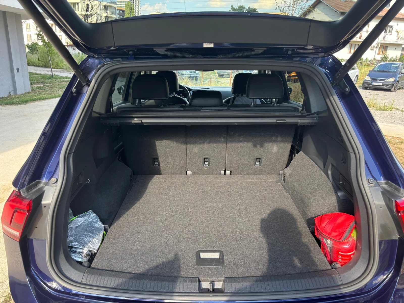 VW Tiguan Allspace Highline R Line 4x4, снимка 14 - Автомобили и джипове - 56031572