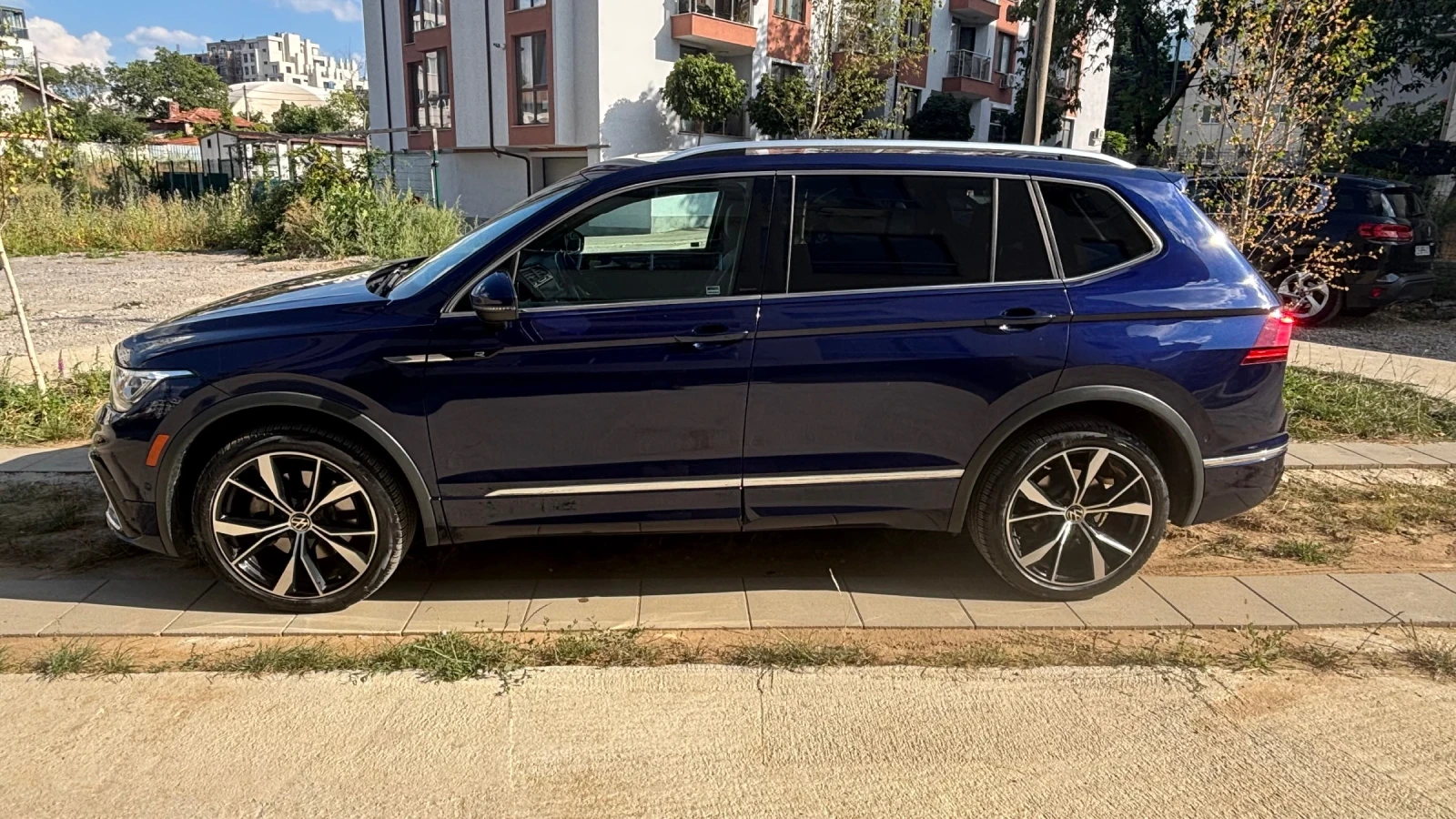 VW Tiguan Allspace Highline R Line 4x4, снимка 4 - Автомобили и джипове - 56031572