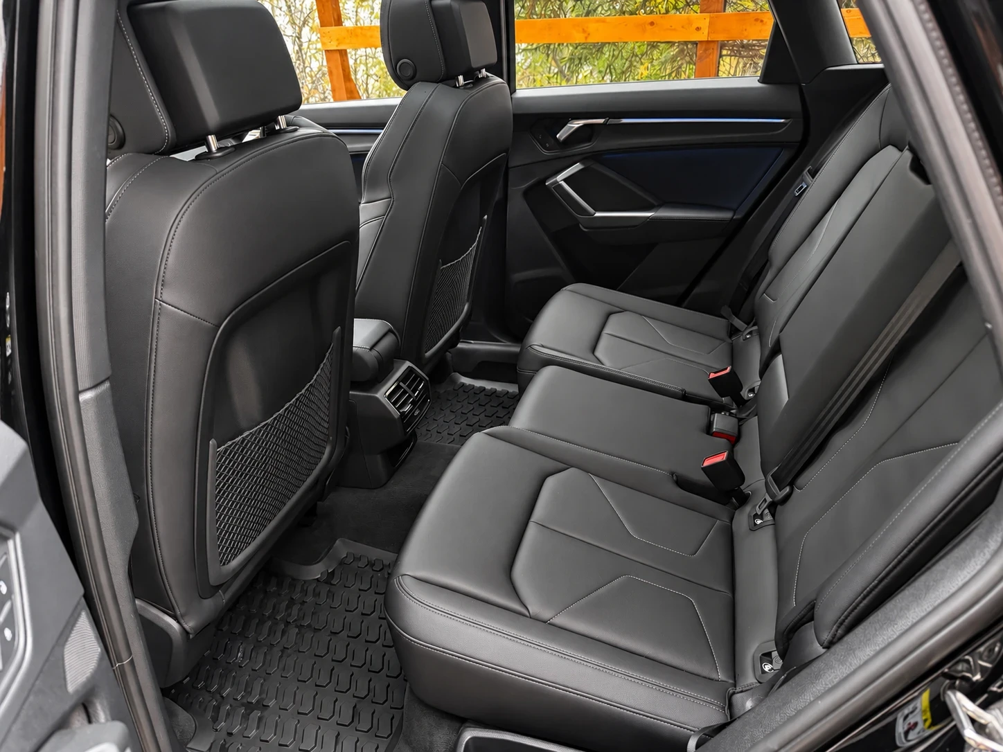 Audi Q3 45 TFSI S-LINE QUATTRO, снимка 8 - Автомобили и джипове - 56729003