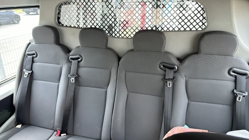 Nissan NV400 170 кс, снимка 7 - Бусове и автобуси - 52337258