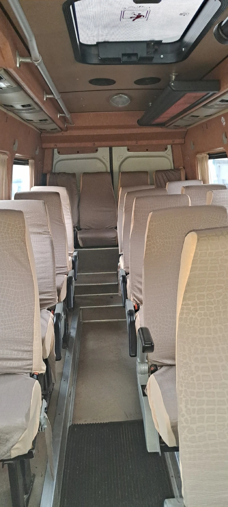 VW Crafter 20 места , 163 к. с., снимка 7 - Бусове и автобуси - 53514711
