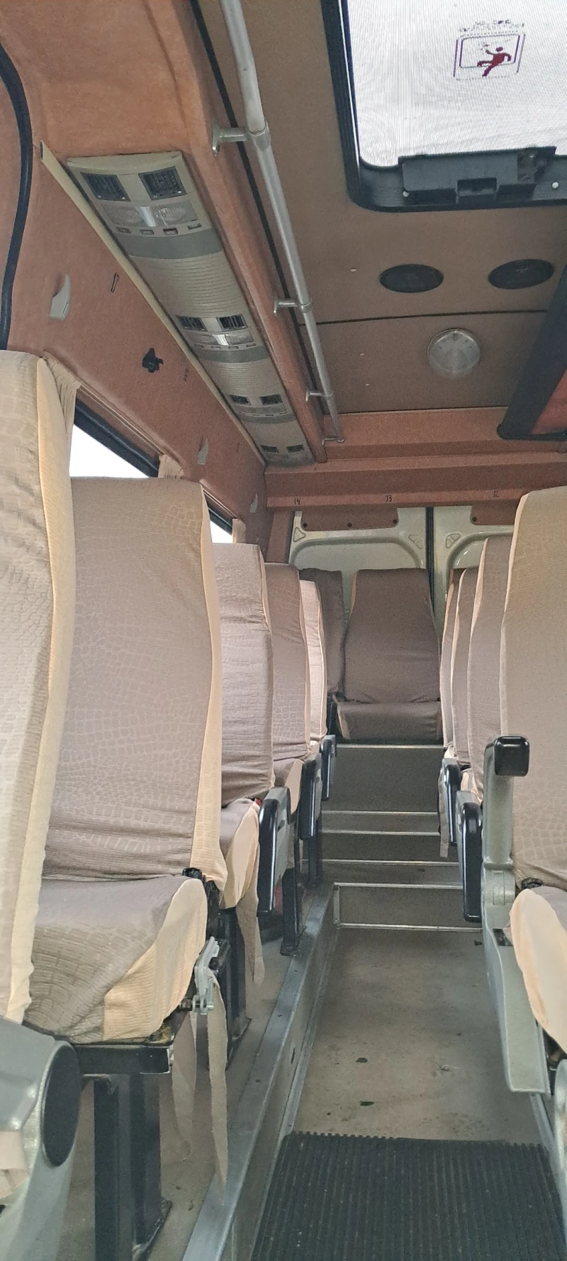 VW Crafter 20 места , 163 к. с., снимка 9 - Бусове и автобуси - 53514711