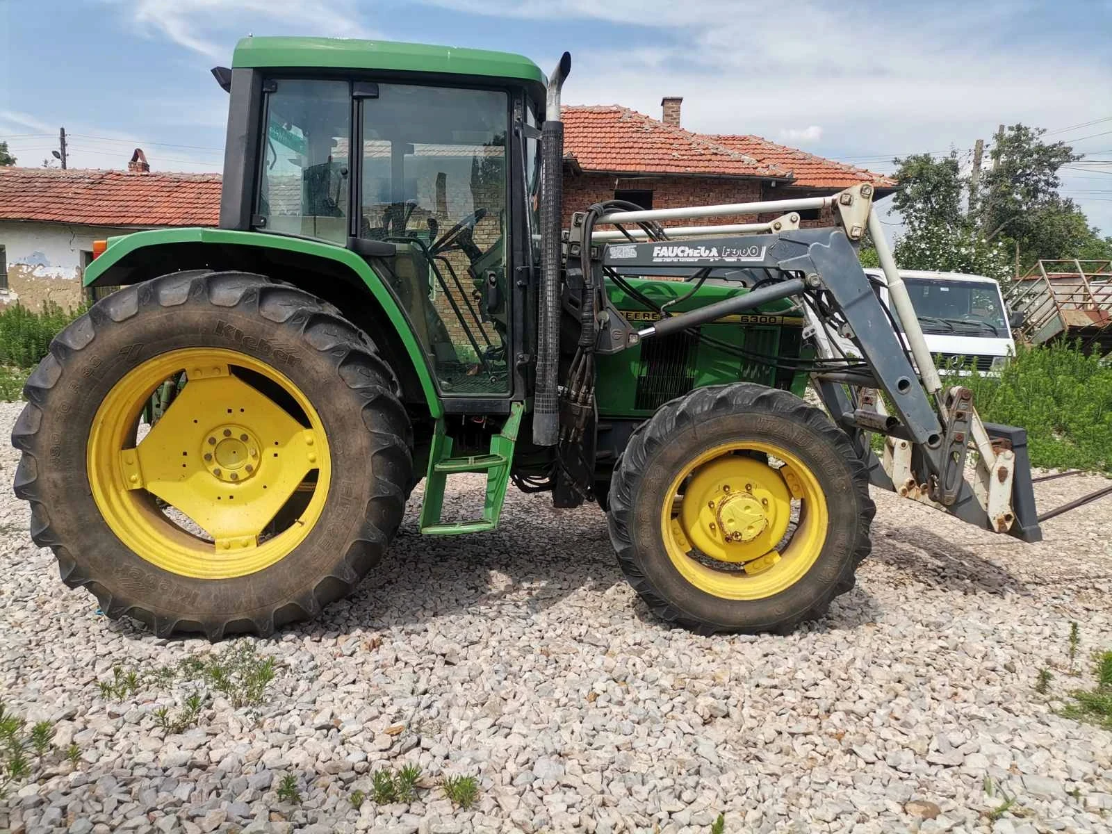 Трактор John Deere 6300 - изображение 2