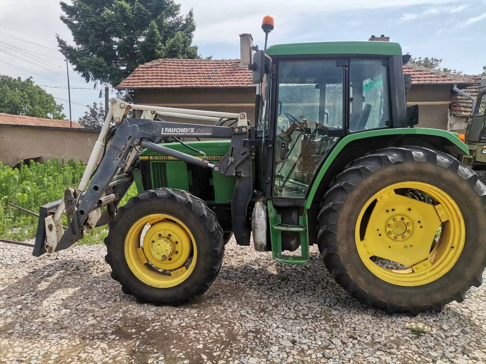 Трактор John Deere 6300 - изображение 3