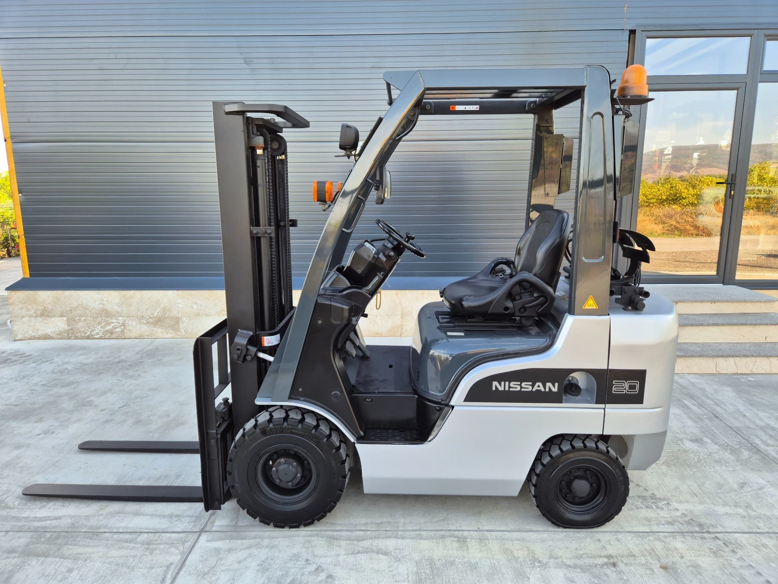  Nissan 2  /  / +  /   ! | Mobile.bg   2