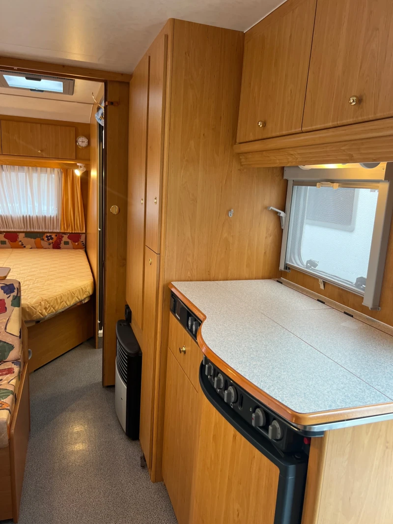 Каравана Dethleffs Camper 540, снимка 8 - Каравани и кемпери - 49303447