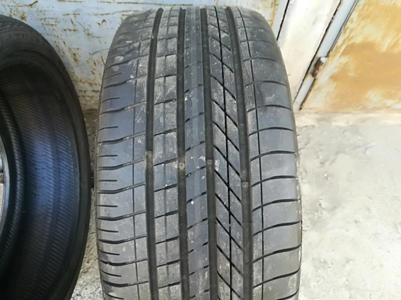 Гуми Летни 245/40R19, снимка 1 - Гуми и джанти - 21495683