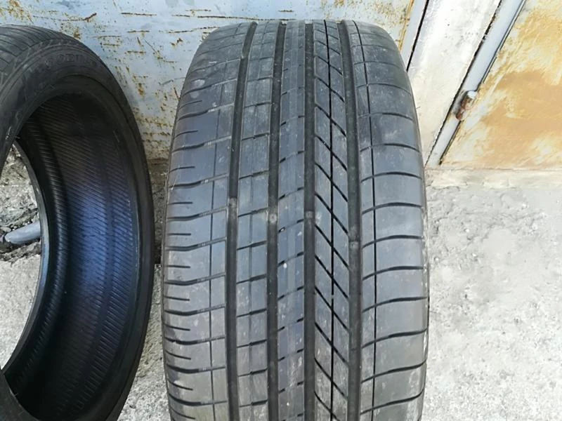 Гуми Летни 245/40R19, снимка 2 - Гуми и джанти - 21495683