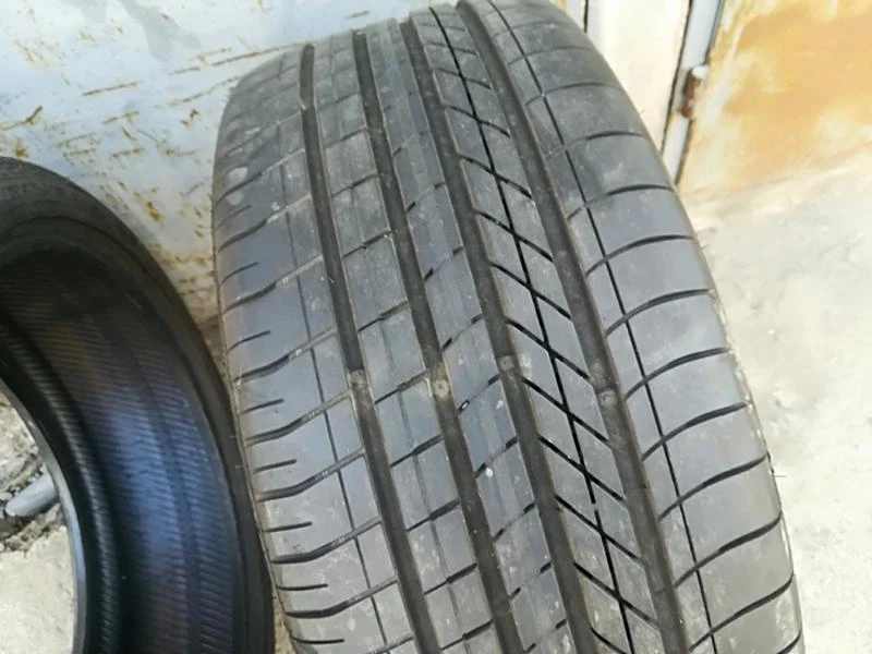 Гуми Летни 245/40R19, снимка 3 - Гуми и джанти - 21495683