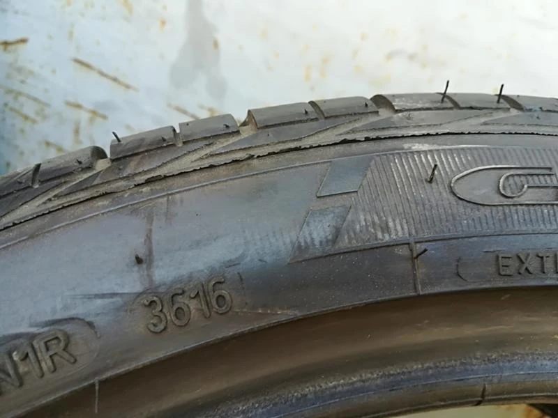 Гуми Летни 245/40R19, снимка 5 - Гуми и джанти - 21495683