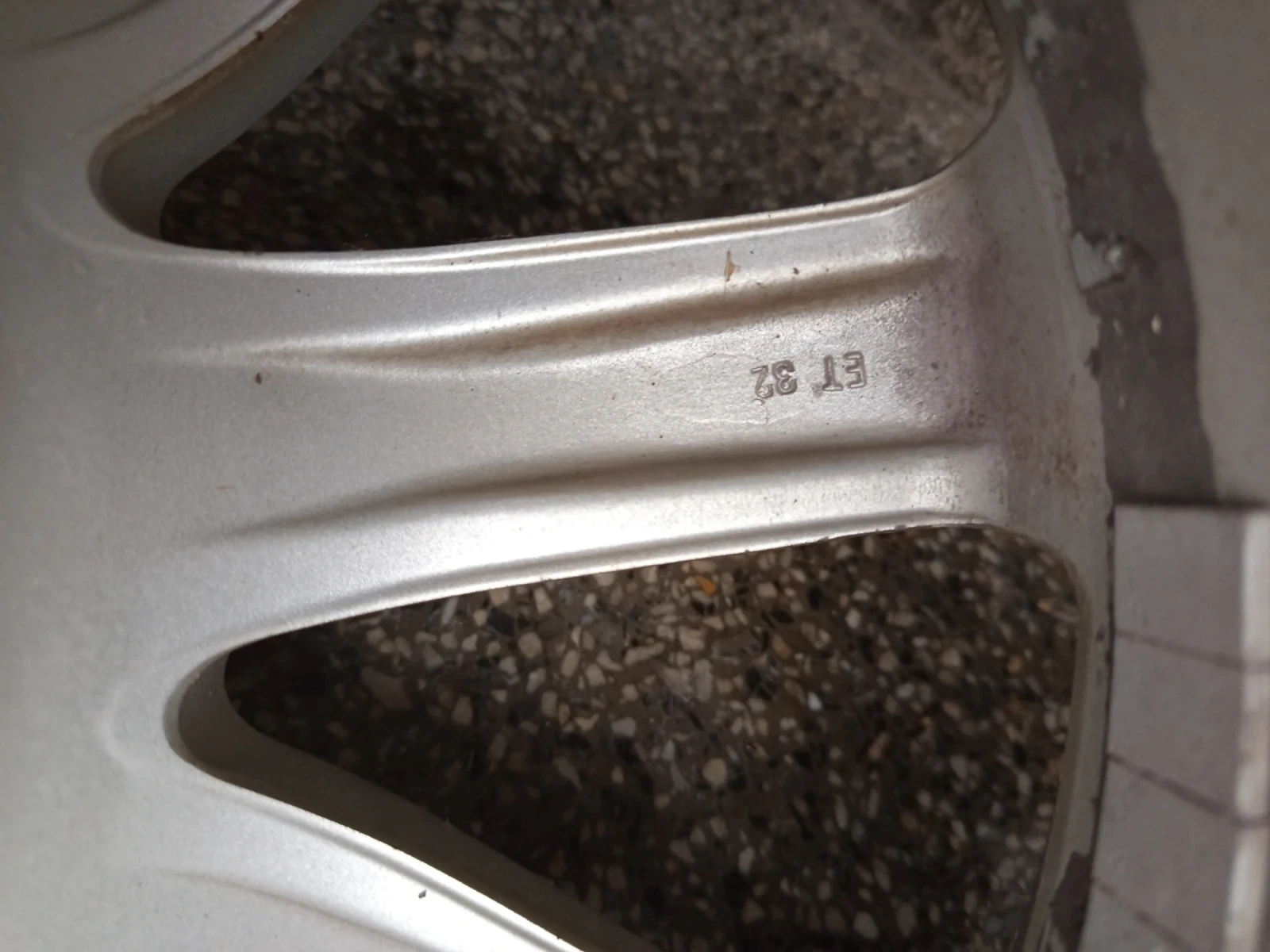 ���� � ������ 215/45R17 �� Toyota | Mobile.bg � ����������� 8