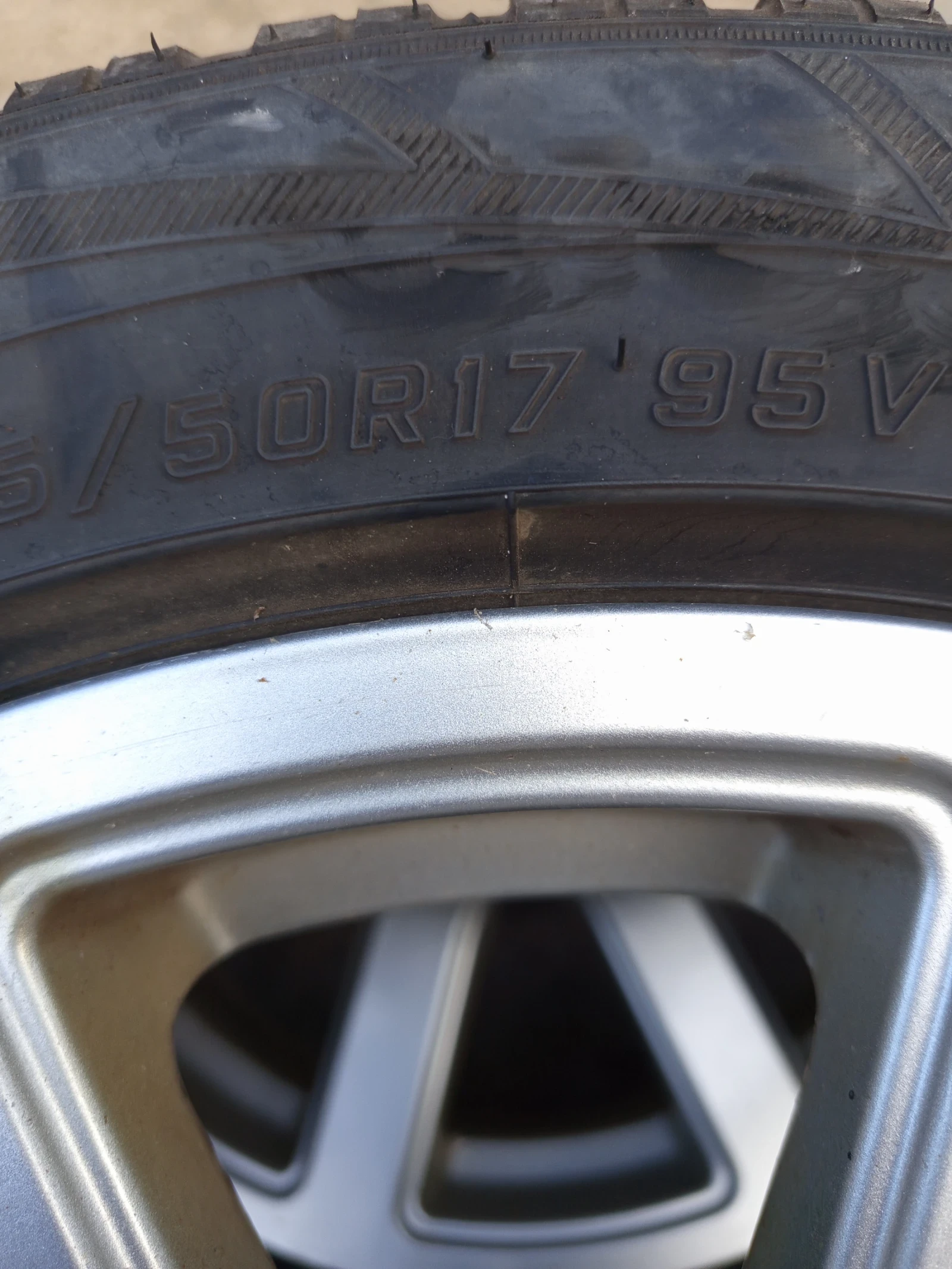 ���� � ������ 215/45R17 �� Toyota | Mobile.bg � ����������� 3