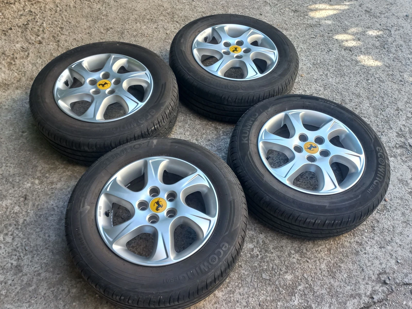 Гуми с джанти Kumho 195/65R15, снимка 7 - Гуми и джанти - 55887551