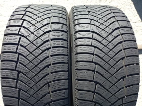 Гуми Зимни 225/45R17, снимка 1 - Гуми и джанти - 47678246