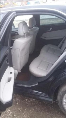 Mercedes-Benz E 250 CDI, AMG пакет, снимка 3