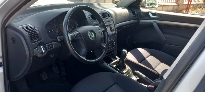 Skoda Octavia 2.0TDI-140k.c., снимка 6 - Автомобили и джипове - 41379521