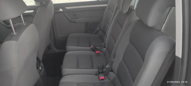 VW Touran 1, 6 tdi , снимка 9 - Автомобили и джипове - 47381934