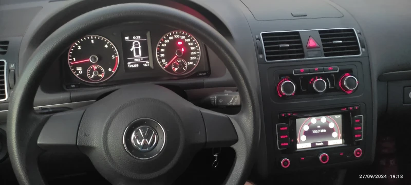 VW Touran 1, 6 tdi , снимка 1 - Автомобили и джипове - 47381934