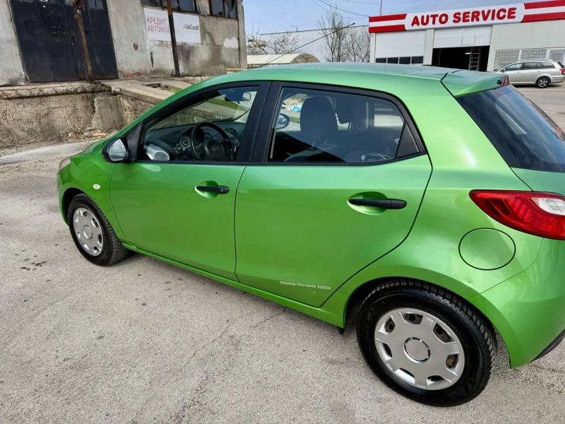 Mazda 2 1.3i 75ps , снимка 10 - Автомобили и джипове - 49596629