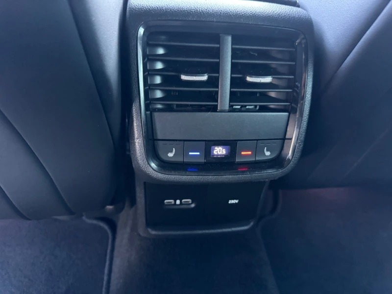 Skoda Octavia 2.0-TDI/200HP/RS+ /LED/ACC/CAM/HUD/NAVI/120vpr, снимка 14 - Автомобили и джипове - 49664105