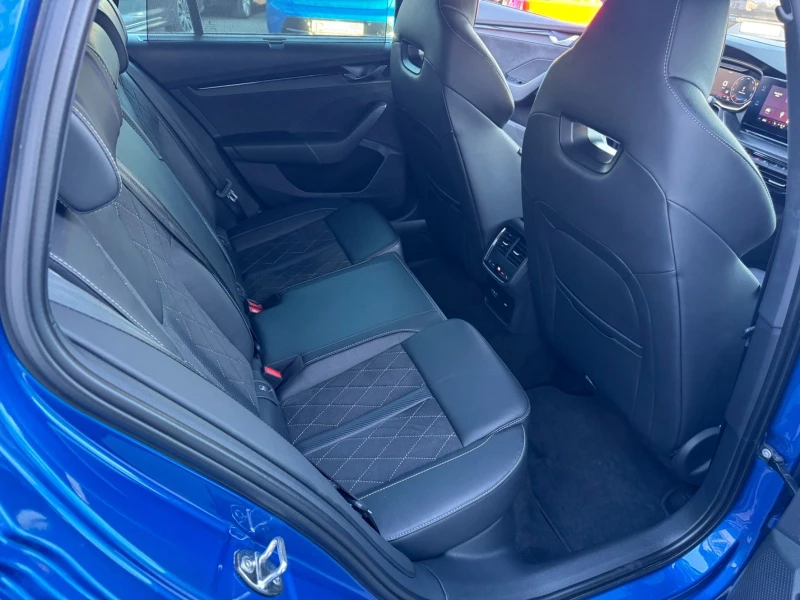 Skoda Octavia 2.0-TDI/200HP/RS+ /LED/ACC/CAM/HUD/NAVI/120vpr, снимка 12 - Автомобили и джипове - 49664105