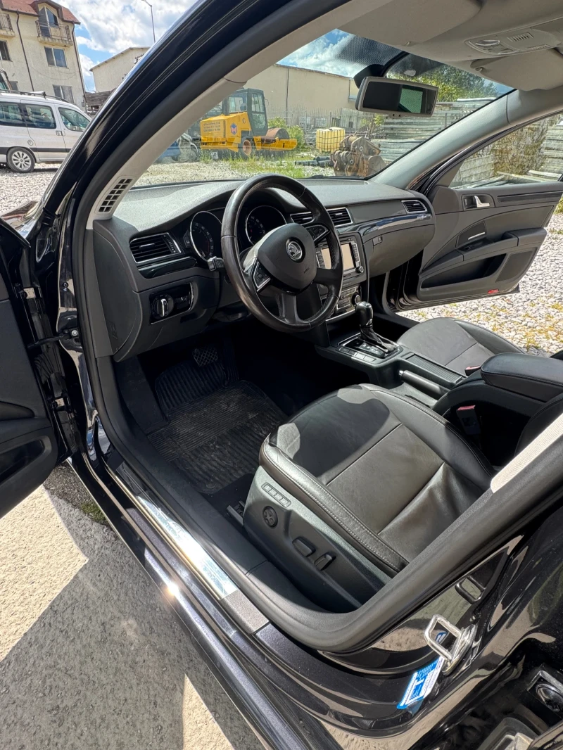 Skoda Superb 2.0 TDI 4x4 DSG, снимка 11 - Автомобили и джипове - 51724475